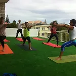 מלון Carcavelos Surf 2*