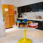 מלון Carcavelos Surf 2*