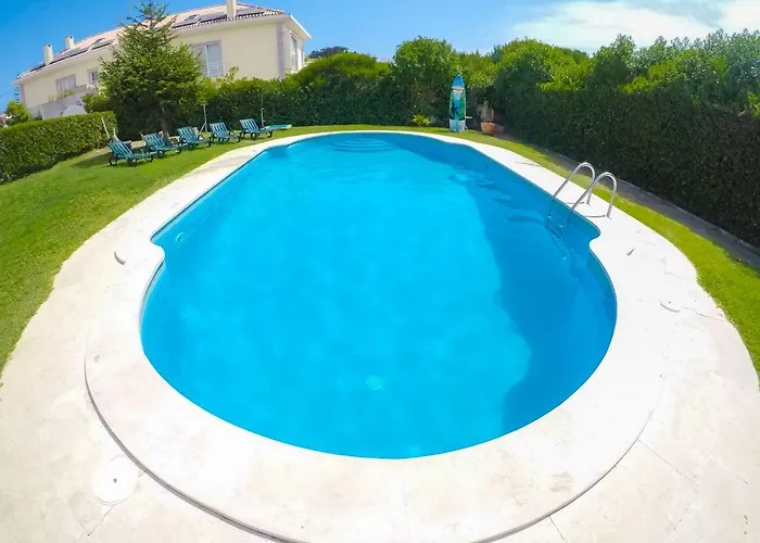 Carcavelos Surf Hotel Cascais