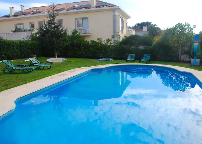 Carcavelos Surf Hotel 2*