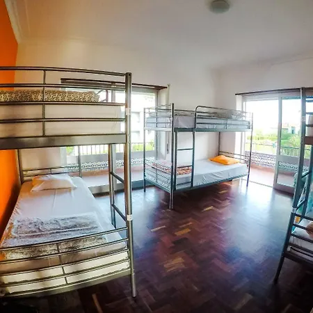 Carcavelos Surf Hotel